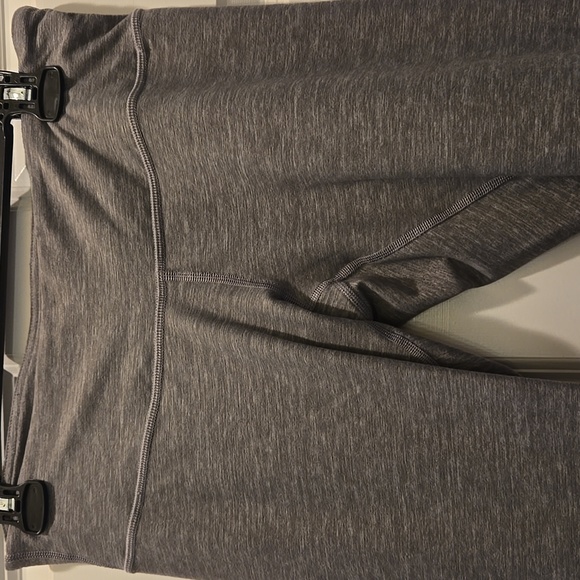 Lululemon Gray Leggings 8 Ankle Cropped Space Dye Athletic Wunder Under Soft - Picture 3 of 8